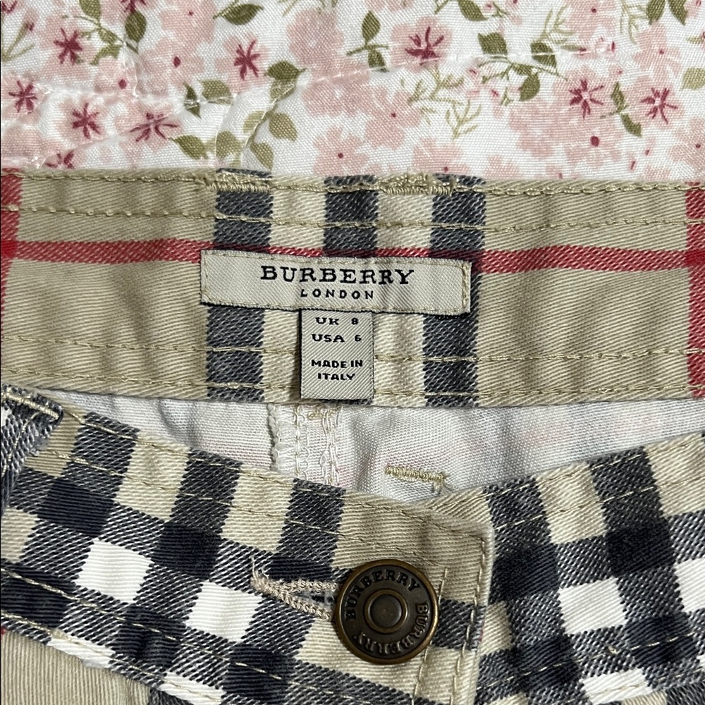 Burberry Beige Plaid Women's Chinos with Black & Red Checks - Picture 2 of 8